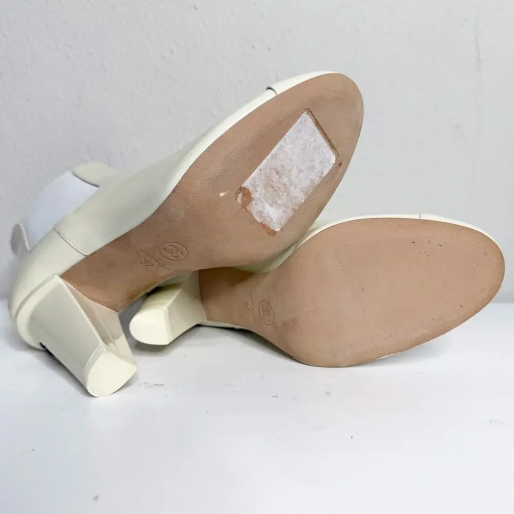 Chanel Resort 2022 Ivory Chelsea Ankle Boots Interlocking CC Logo Patent Size 37